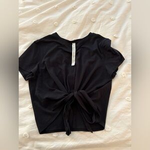 Lululemon Its A Tie Tee in black